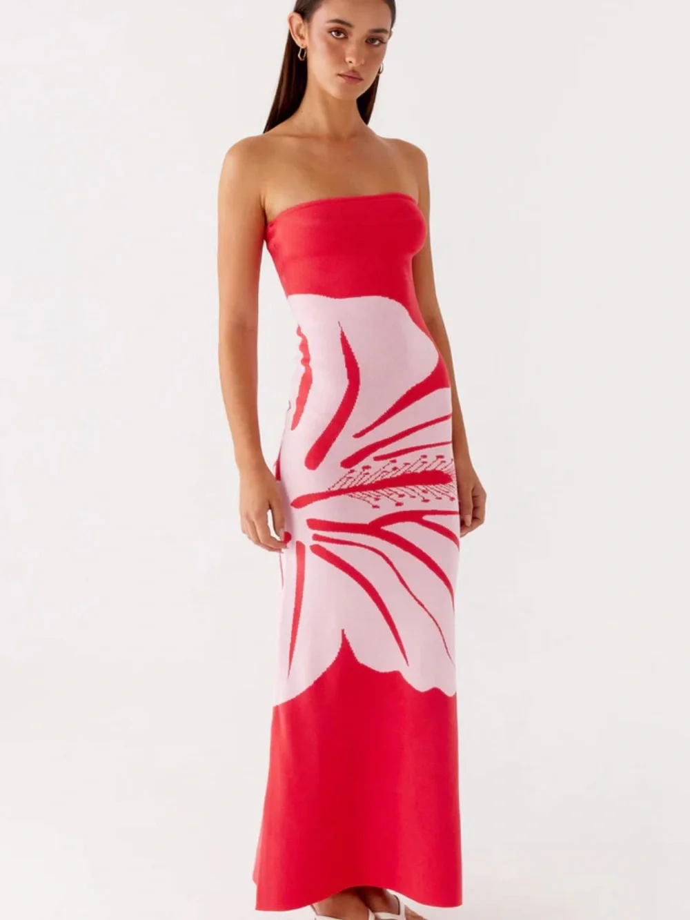 white structured mini dress Size:14.5 x 32 sculpted shape that holds snowflake Red Holiday Dress